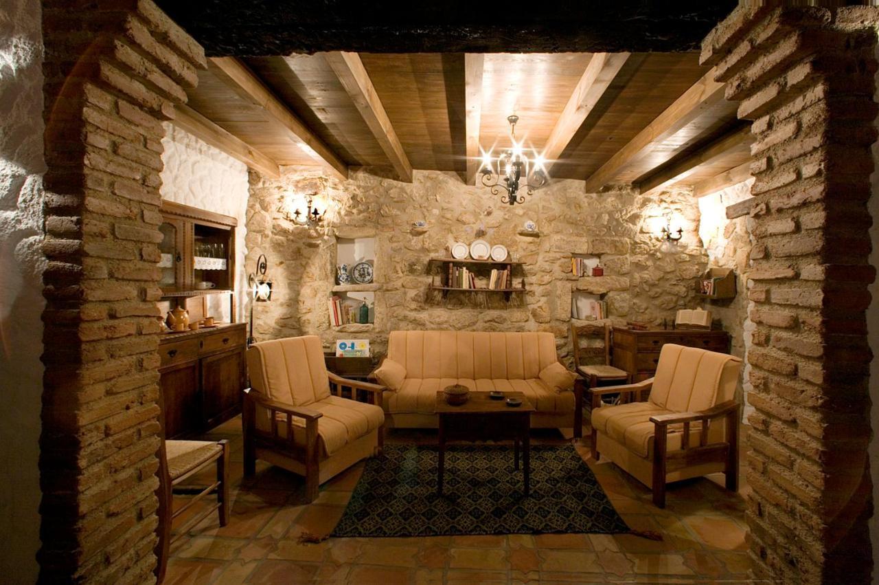 Casa Rural Margarita II มอนตันเชซ ภายนอก รูปภาพ